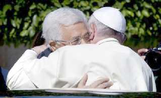 Pope Francis & Mahmoud Abbas.jpg (8929 bytes)